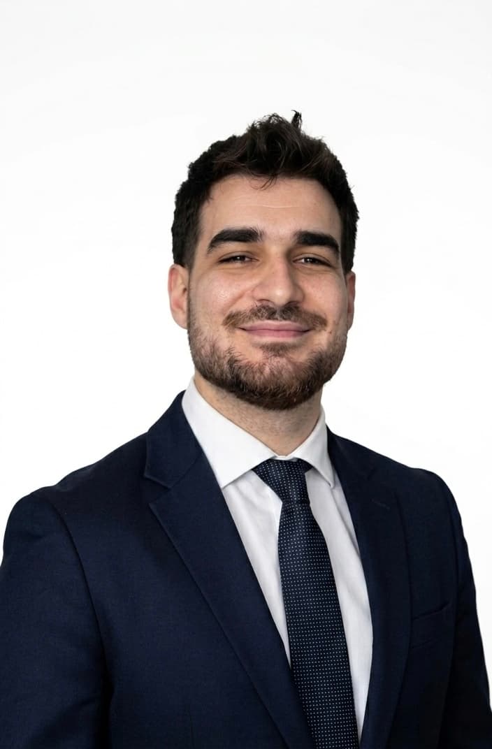 Portret advokata Bojana Velemira u tamnoplavom odelu